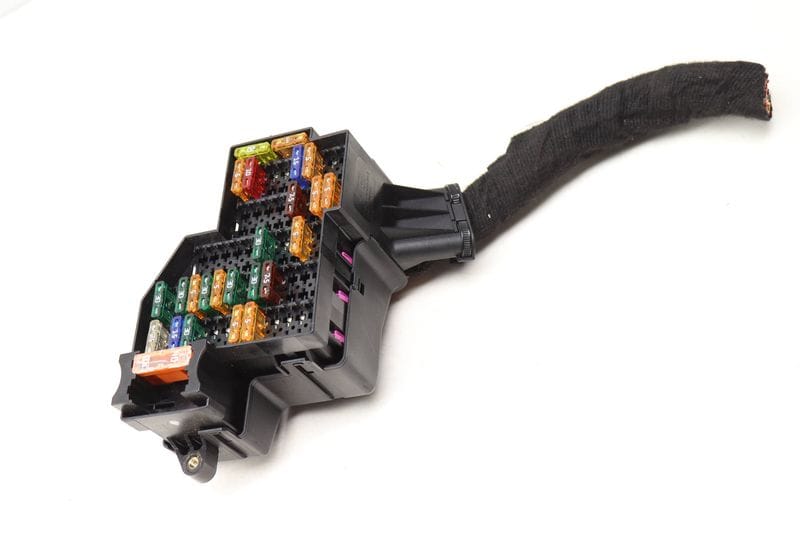 Fuse Holder / Box 7P0941824C — Used (SKU 510152)