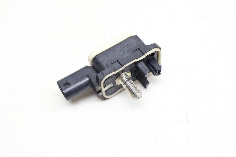 Impact / Crash Sensor 7P0959354 — Used (SKU 652766)