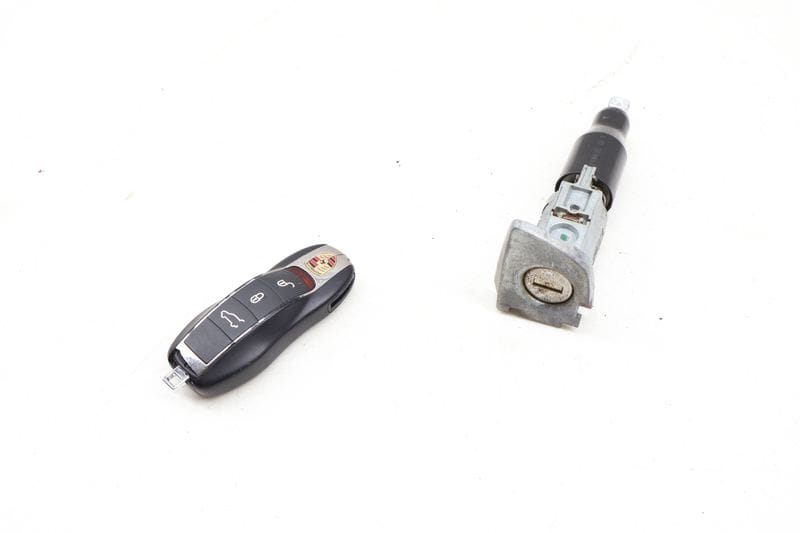 Lock Cylinder Set w/ Key 7P5898375H — Used (SKU 653164)