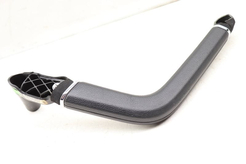 Door Panel Pull / Grab Handle 7P5867162 — Used (SKU 509990)