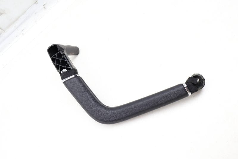 Door Panel Pull / Grab Handle 7P5867162 — Used (SKU 652926)