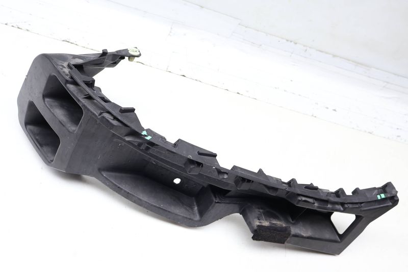 Bumper Guide / Mount Bracket 7P5807394C — Used (SKU 708344)