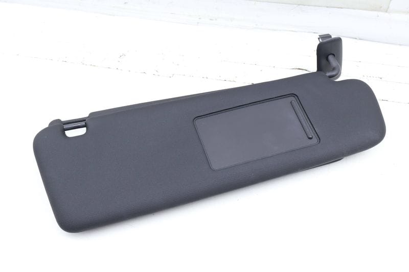 Dual Sun Visor / Mirror 7P5857552P — Used (SKU 707887)