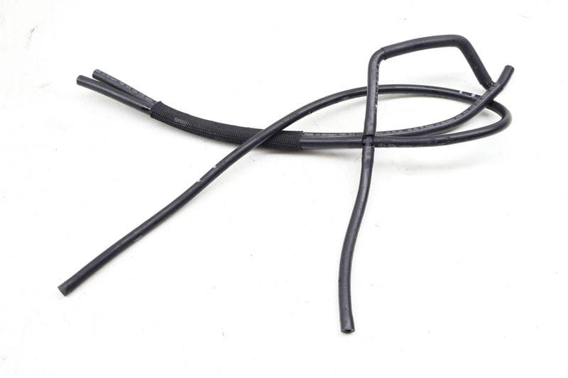 Vacuum / Breather Hose / Line 7P0133778 — Used (SKU 708463)