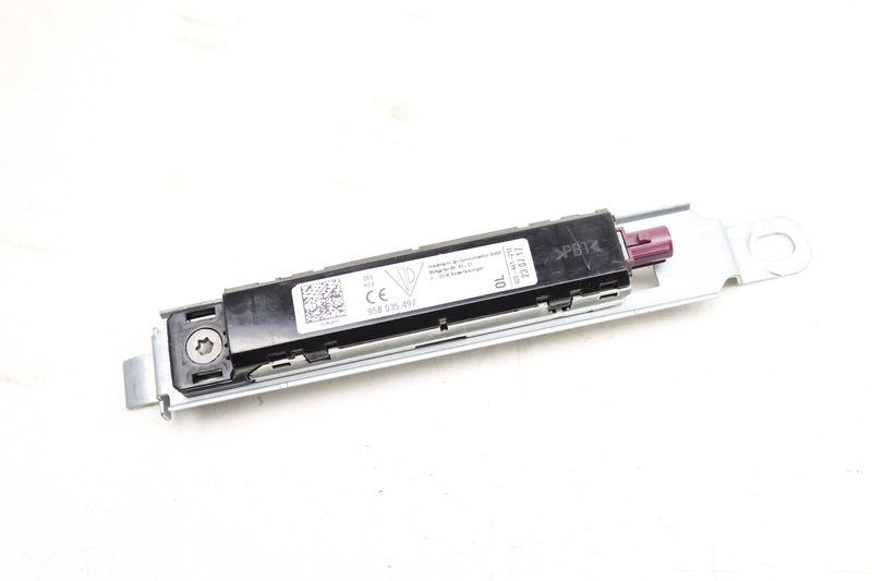Antenna Booster 95B035497 — Used (SKU 549426)