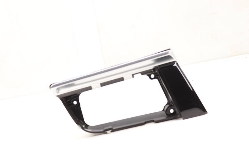 Air Vent Dash Trim / Bezel 95B857189M — Used (SKU 549228)