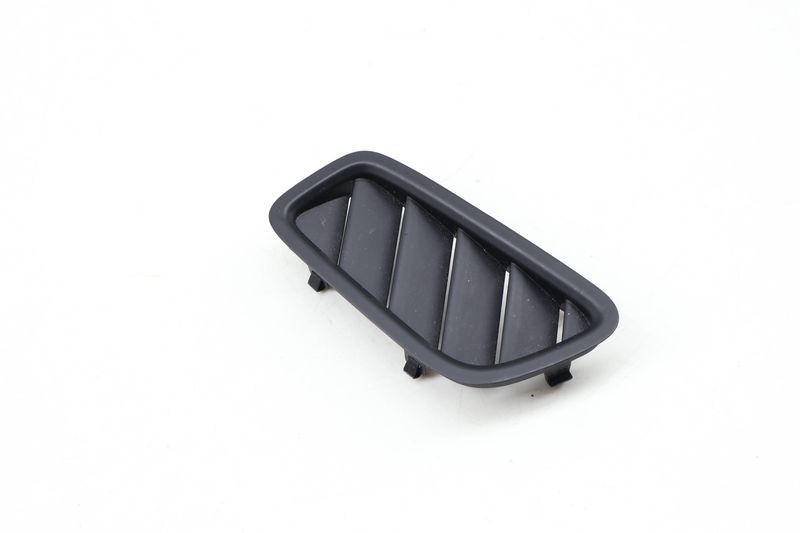 Upper Defrost Air Vent 95B819705A — Used (SKU 626478)