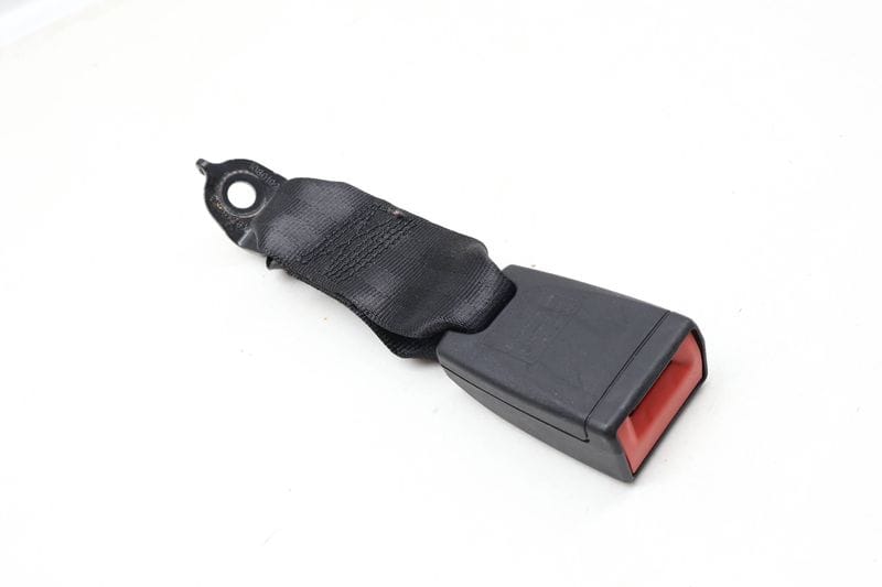 Center Seat Belt Buckle / Receiver 95B857740 — Used (SKU 626377)