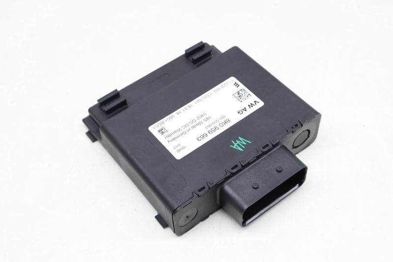 Voltage Stabilizer Control Module 8K0959663 — Used (SKU 626436)