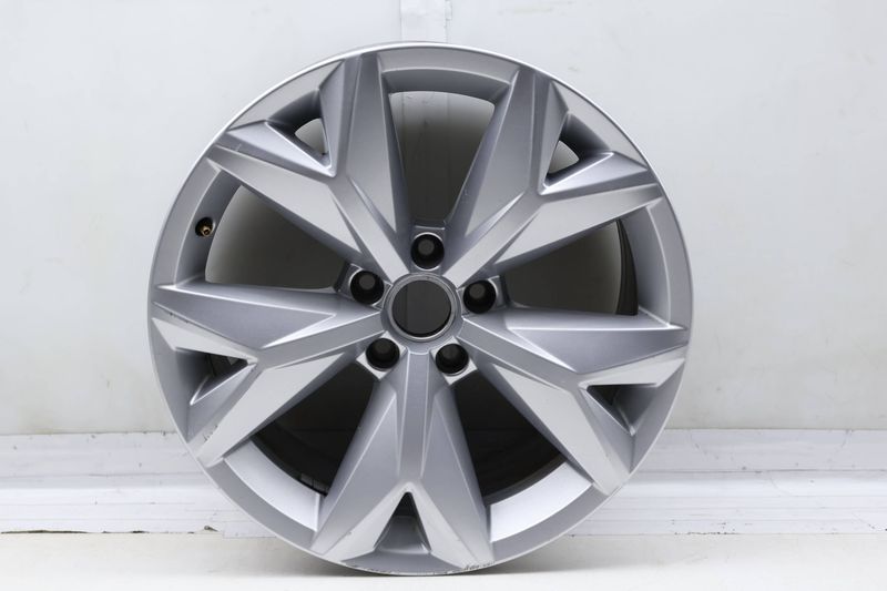 18" Inch Alloy Rim / Wheel (PRISMA) 3QF601025L — Used (SKU 716997)