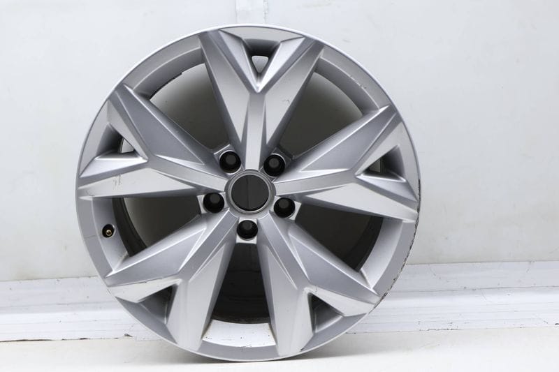 18" Inch Alloy Rim / Wheel (PRISMA) 3QF601025L — Used (SKU 716998)