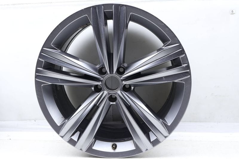 20" Inch Alloy Rim / Wheel (SEBRING) 3QF601025E — Used (SKU 663648)