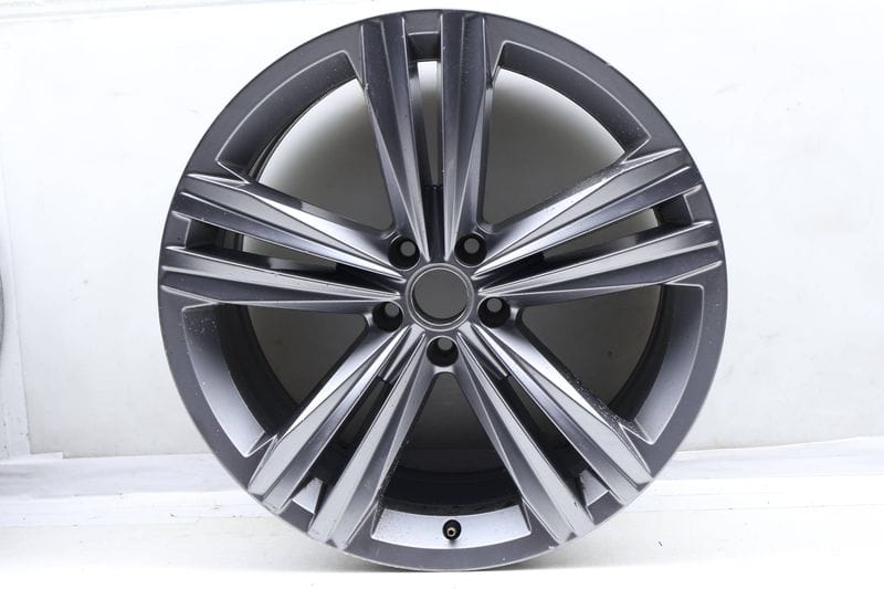 20" Inch Alloy Rim / Wheel (SEBRING) 3QF601025E — Used (SKU 663649)