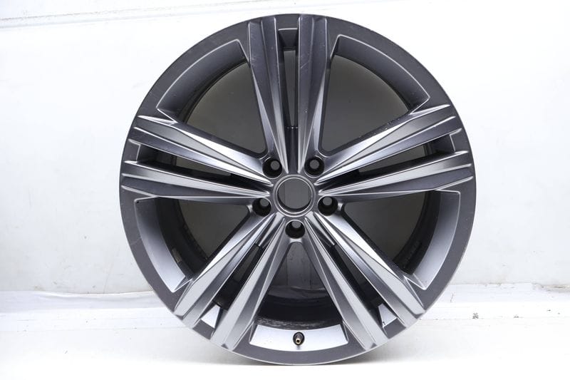 20" Inch Alloy Rim / Wheel (SEBRING) 3QF601025E — Used (SKU 663650)