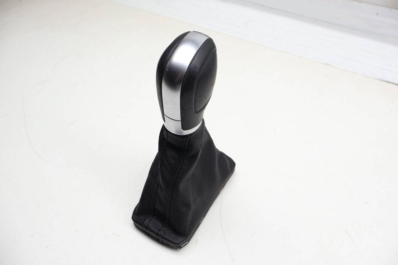 Automatic Shifter Knob w/ Boot 3CN713123A — Used (SKU 713786)