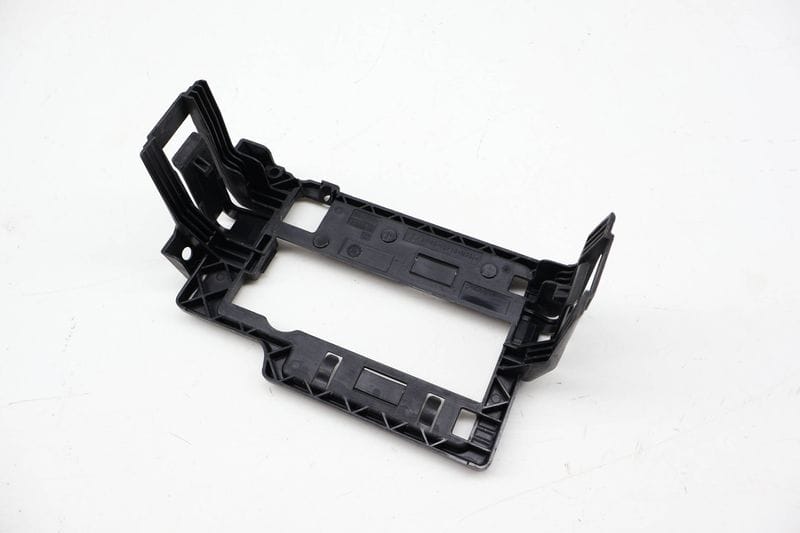 Battery Retainer / Bracket 2Q0915345A — Used (SKU 716741)