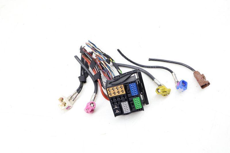 Bluetooth / SD / CD Control Unit Wiring Connector Set — Used (SKU 663221)
