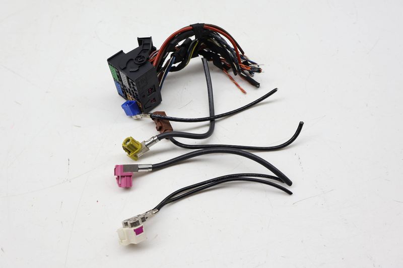 Bluetooth / SD / CD Control Unit Wiring Connector Set — Used (SKU 716787)
