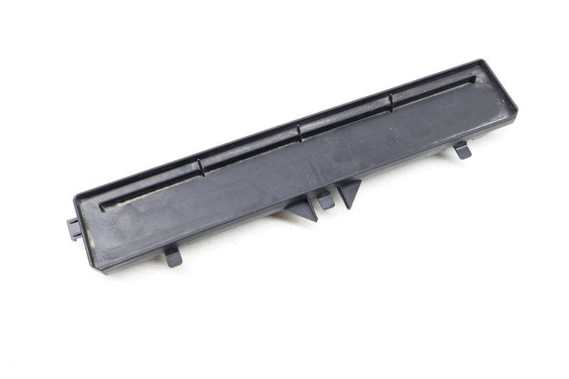 Cabin Air Filter Cover 3QF819422 — Used (SKU 663425)