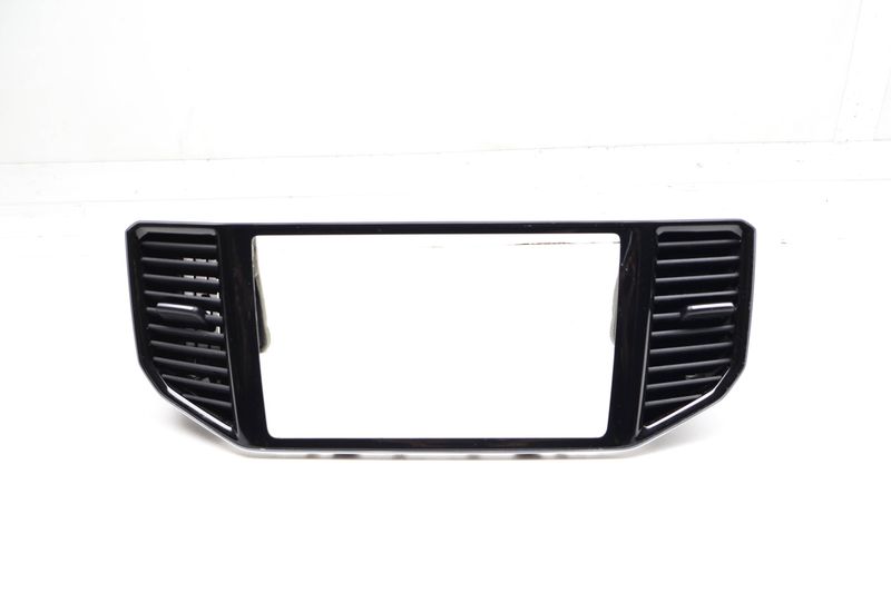 Center Dash Trim Panel / Air Vent 3CN858418H — Used (SKU 713532)