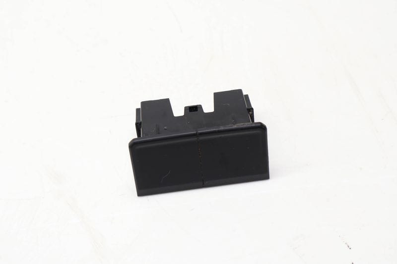 Dummy Trim Cap / Blank Cover 3CN927137 — Used (SKU 633465)