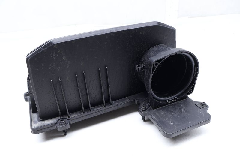Engine Air Filter Housing / Box - Upper Half 3QF129601F — Used (SKU 663305)