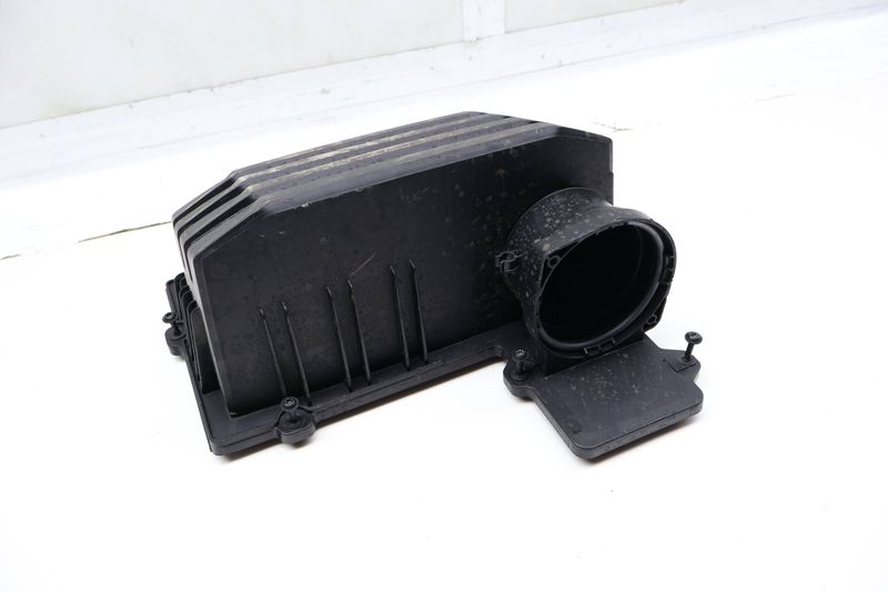 Engine Air Filter Housing / Box - Upper Half 3QF129601F — Used (SKU 716924)