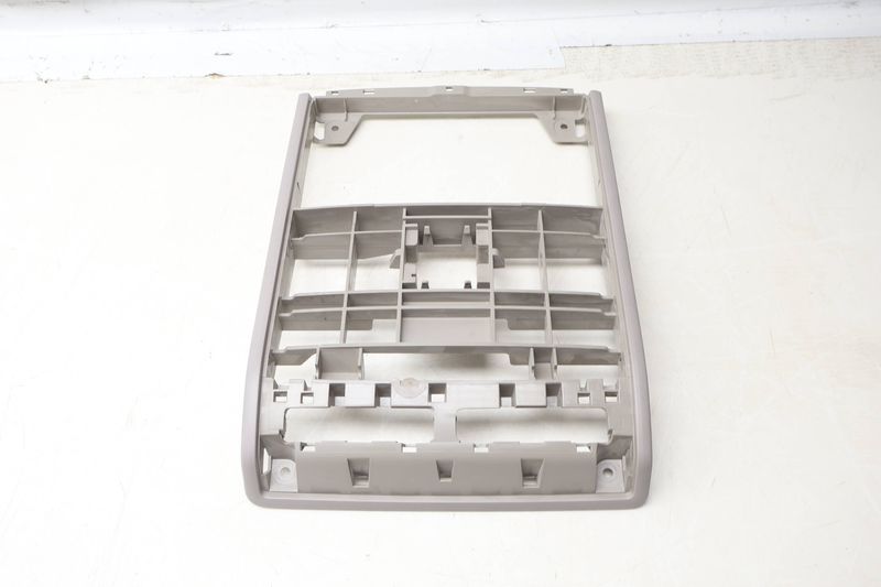 Dome Reading Light Mount Bracket 3CN867591 — Used (SKU 663215)