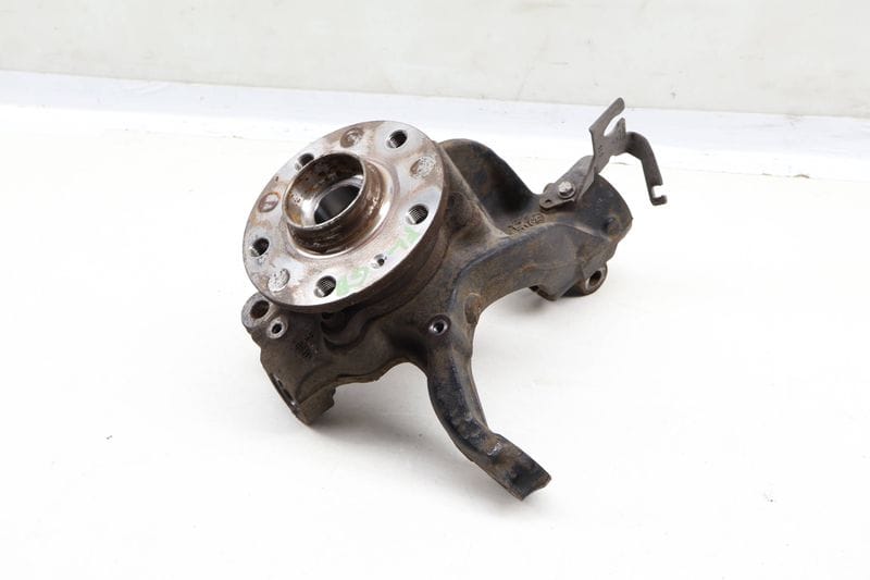Spindle Knuckle w/ Wheel Bearing 3QF407255E — Used (SKU 639687)