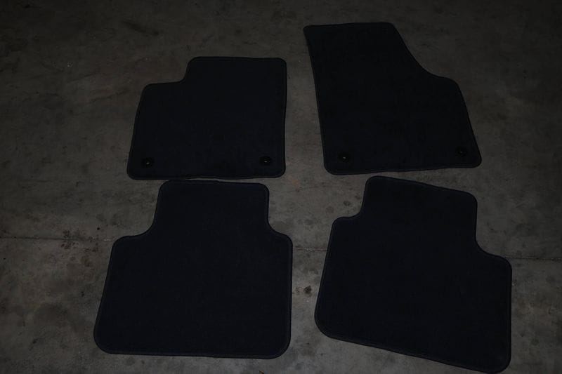 Carpet Floor Mat Set 3CN864435 — Used (SKU 633871)