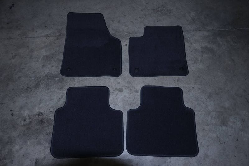 Carpet Floor Mat Set 3CN864435 — Used (SKU 716994)