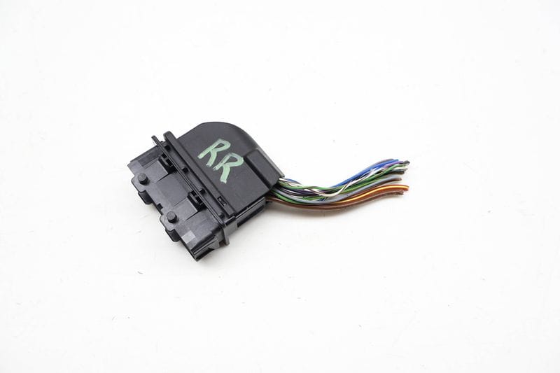 Door Wiring Harness Connector (27-PIN) 8K0972701 — Used (SKU 713449)