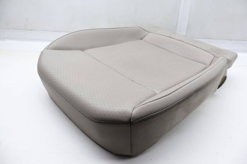 Seat Lower Bottom Cushion 3CN881405E — Used (SKU 716842)