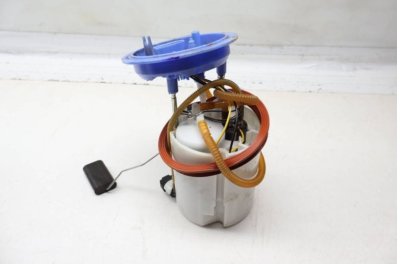 Fuel Pump Assembly 3QF919051E — Used (SKU 716939)