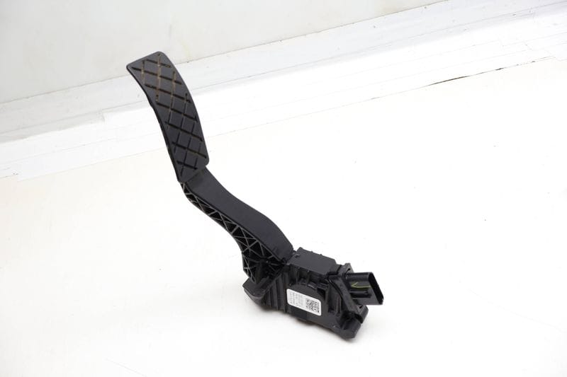 Gas Pedal / Accelerator Module 5Q1723503J — Used (SKU 713560)