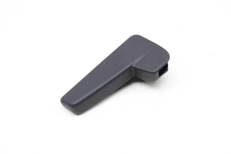 Hood Release Lever / Handle 6R1823533 — Used (SKU 639501)