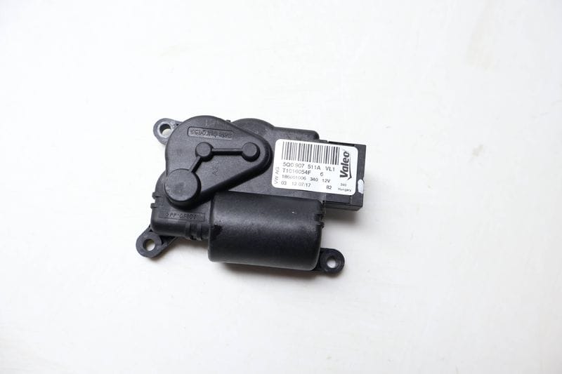 HVAC Flap / Servo Air Motor / Actuator 5Q0907511A — Used (SKU 716566)