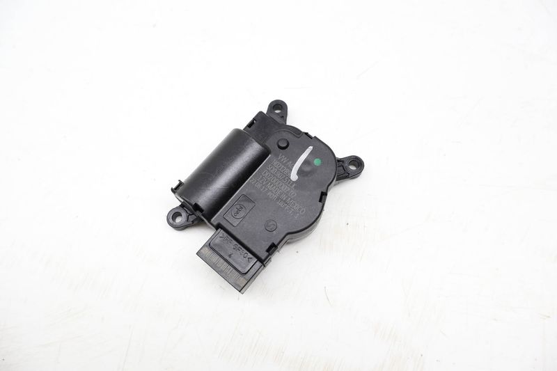 HVAC Flap / Servo Air Motor / Actuator 5Q0907511K — Used (SKU 713438)