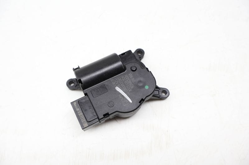 HVAC Flap / Servo Air Motor / Actuator 5Q0907511K — Used (SKU 713439)