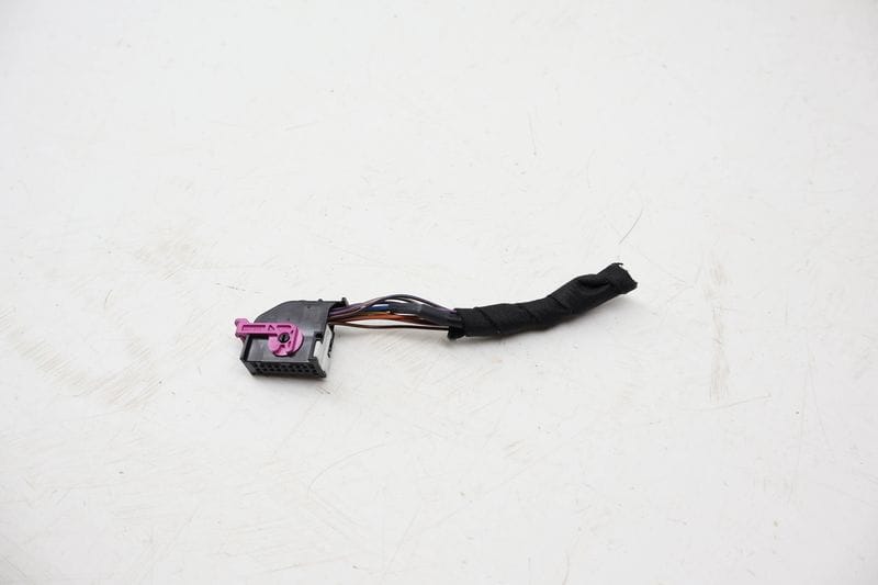 Instrument Cluster Wiring Connector / Pigtail (18-PIN) 5Q0972718A — Used (SKU 716816)