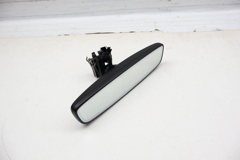 Interior Rear View Mirror w/ Auto Dim 3G0857511AM — Used (SKU 716772)