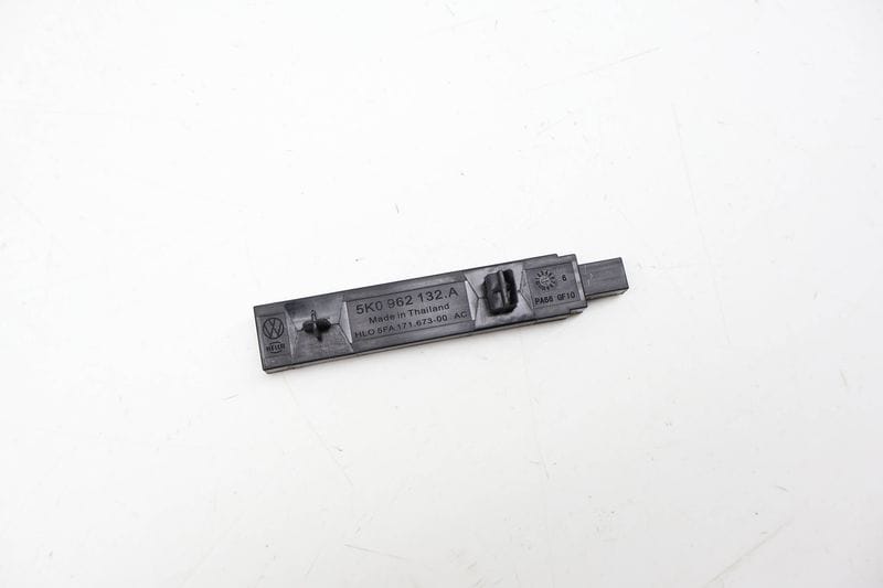 Kessy / Keyless Entry Antenna 5K0962132A — Used (SKU 713424)
