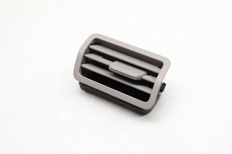 C Pillar Air Vent 3CN820951 — Used (SKU 639492)
