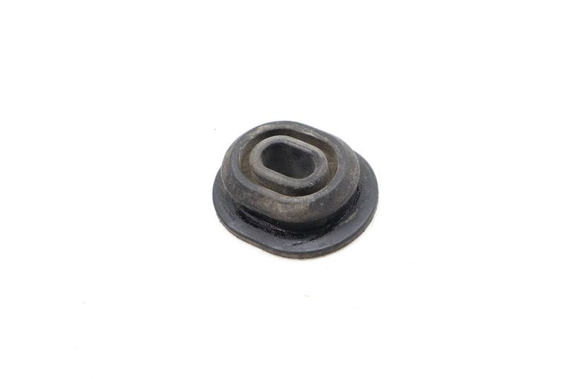 Lower Radiator Rubber Mount 1K0121367F — Used (SKU 639594)