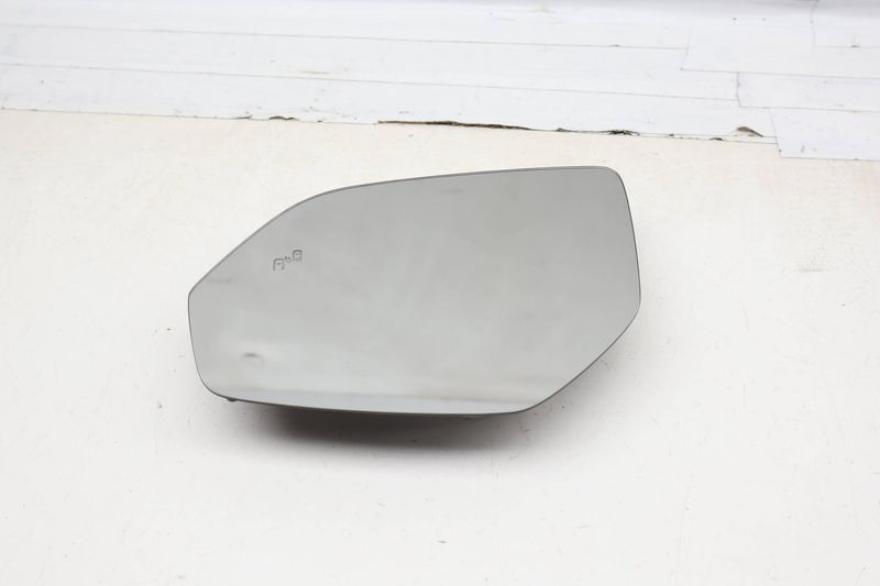 Side View Mirror Glass w/ Blind Spot 3CN857521L — Used (SKU 716833)