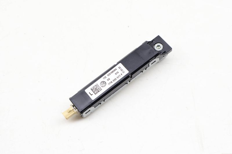 Upper Antenna Booster 3CN035577F — Used (SKU 633490)