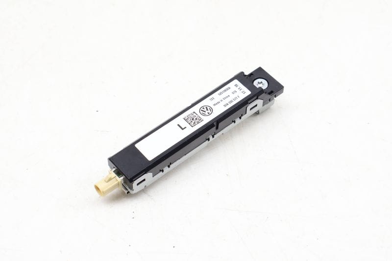 Upper Antenna Booster 3CN035577F — Used (SKU 639454)