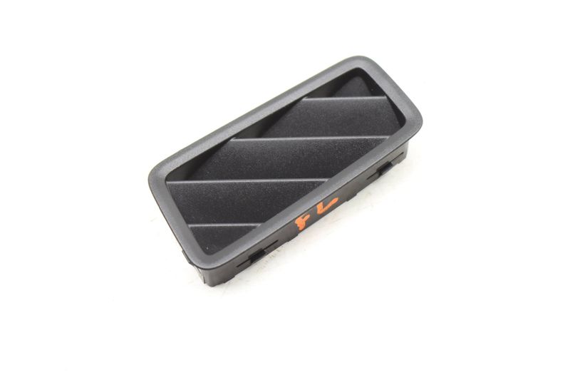 Upper Dash Air Vent 3CN819701 — Used (SKU 546448)