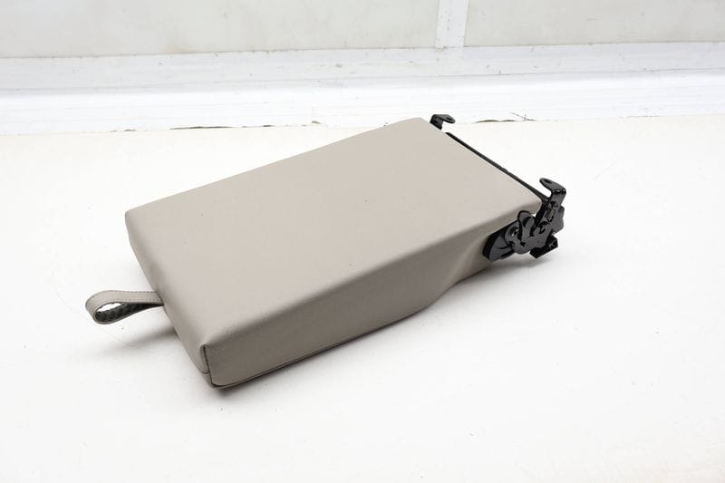 2ND Row Seat Armrest / Cup Holder 3CN885081C — Used (SKU 716784)