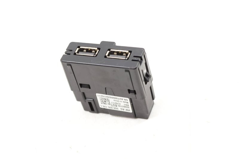 Center Console Dual USB Port / Module 5Q0035726L — Used (SKU 546478)
